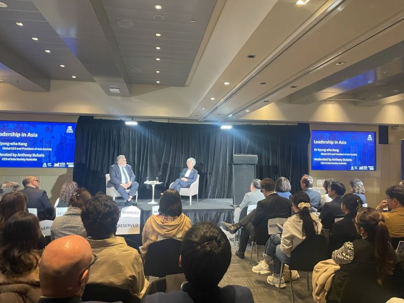 Anthony Bubalo and Kyung-wha Kang speaking on stage