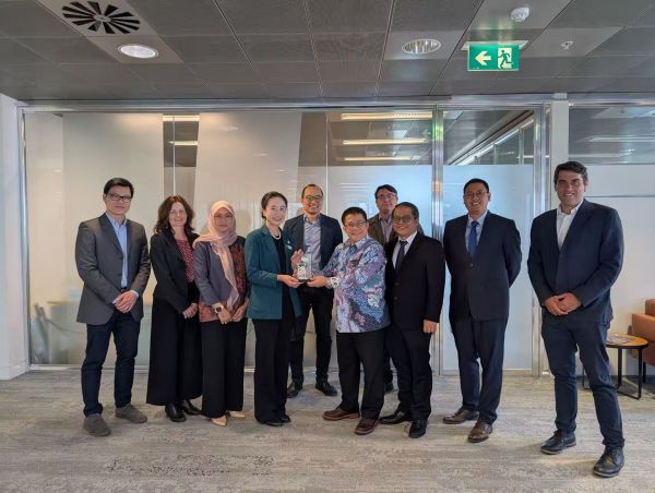 A delegation from Bank Indonesia, led by its Executive Director Sharia Financial and Economic Department and Co-Chair of the Academic Foru, Mr. Dadang Muljawan, visited FBE in Nov 2025.