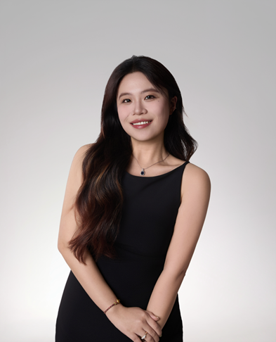 Lady with a long hair wearing a black dress