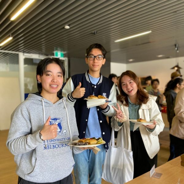 Students at FBE Student Brunch