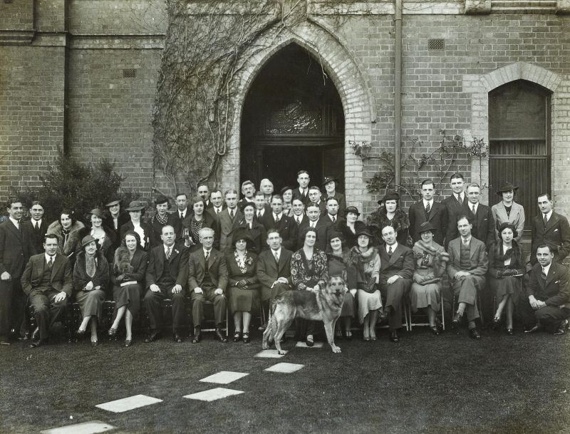 1930s - A large group of people in front of a university building