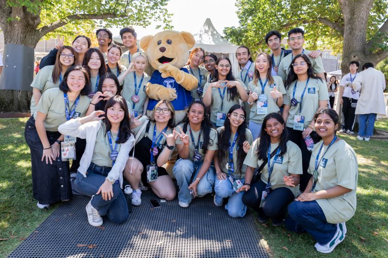Student Ambassadors and Barry the Bear at Orientation