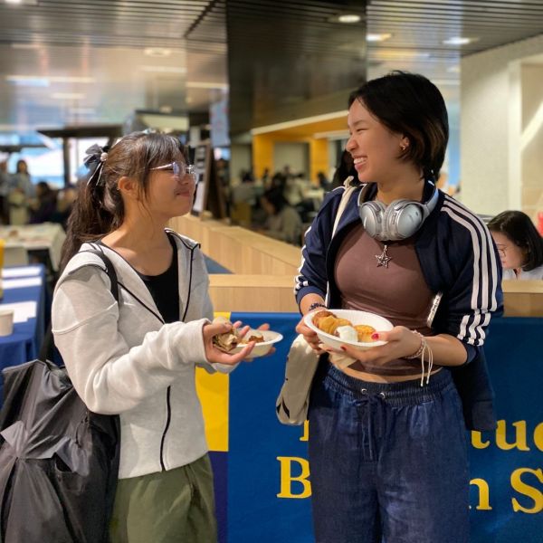 Students at the FBE Student Brunch