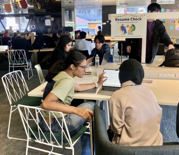 FBE students at the resume check station