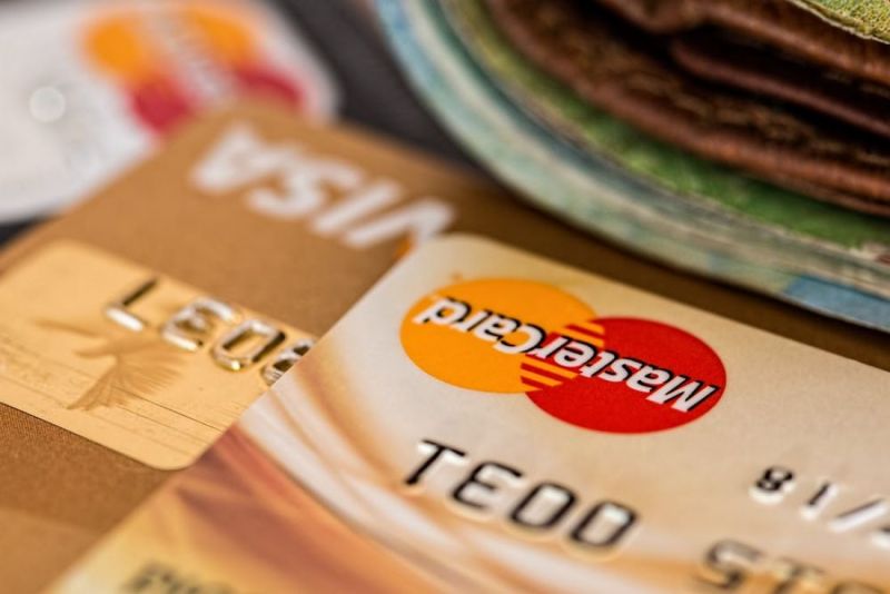 Retailers encouraged to embrace cashless revolution